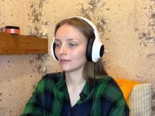 Monika live cam preview