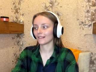 Monika live cam preview