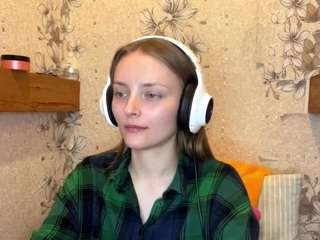 Monika live cam preview