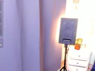 celeste-bunny18 live cam preview