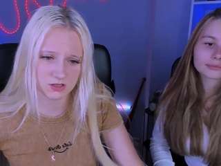ava-gllow live cam preview