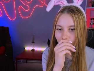 ava-gllow live cam preview