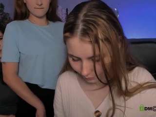 ava-gllow live cam preview