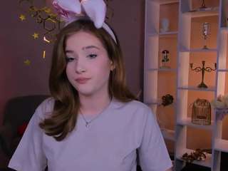ava-gllow live cam preview