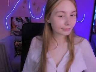 le modèle ava-gllow est en webcam porno dans un show sur le site camsoda, il possède les tags suivants: brown eyes,cock rating,dance,dirty talk,doggy style,drinking,fetish,skinny,spank,teen 18,young adult,blonde hair,hd,small tits