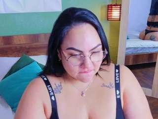 curvy-sexyvalen live cam preview