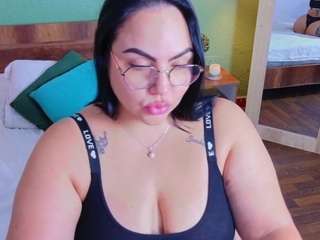 curvy-sexyvalen