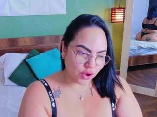 curvy-sexyvalen