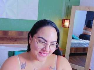 curvy-sexyvalen