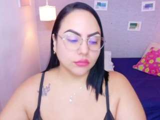 curvy-sexyvalen