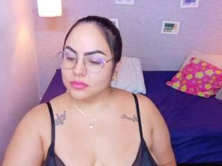 curvy-sexyvalen