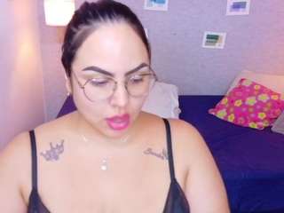 curvy-sexyvalen