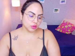 curvy-sexyvalen live cam preview