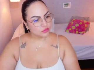 curvy-sexyvalen