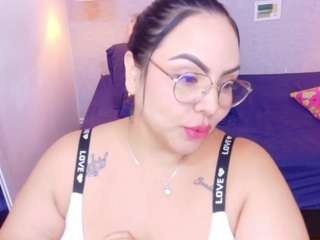 curvy-sexyvalen