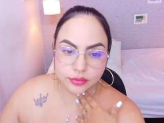 curvy-sexyvalen