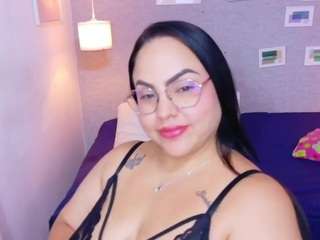 curvy-sexyvalen