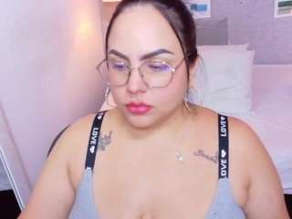 curvy-sexyvalen