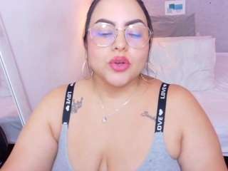 curvy-sexyvalen