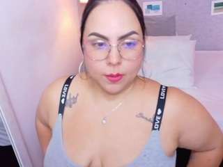 curvy-sexyvalen
