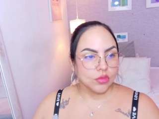 curvy-sexyvalen