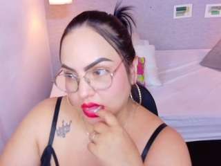 curvy-sexyvalen