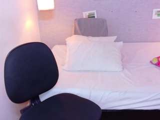 curvy-sexyvalen live cam preview