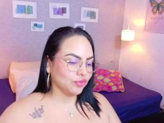curvy-sexyvalen