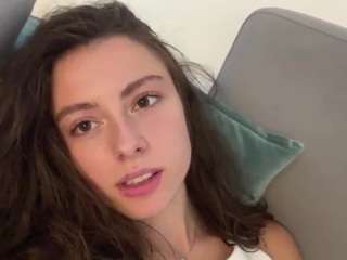 Monica live cam preview