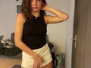 Monica live cam preview