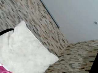 selfsuck25HugeCock