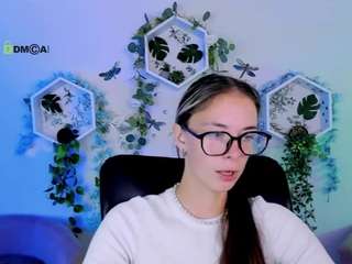 linda-luxe1 live cam preview