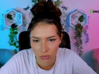 linda-luxe1 live cam preview