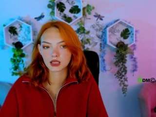 linda-luxe1's live room
