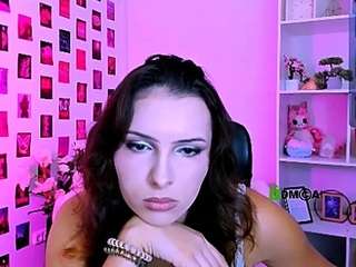 linda-luxe1 live cam preview