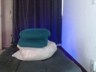 mollypeach live cam preview