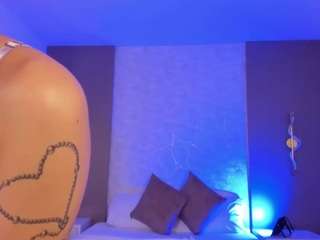 nelly-swan's live room