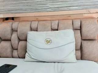 Sophia-Conny live cam on CamSoda