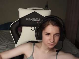 Jeriholmberg's cam show statistics and live stream