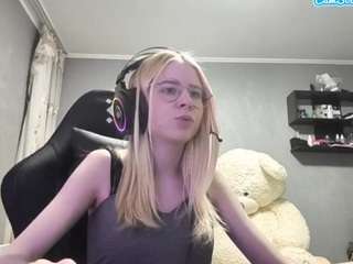 lorrianeleuga's live room