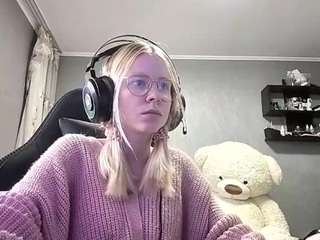 LorrianeLeuga live cam preview
