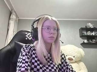 LorrianeLeuga live cam preview