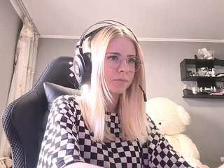 LorrianeLeuga live cam preview