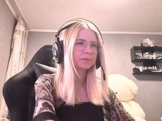 LorrianeLeuga live cam preview
