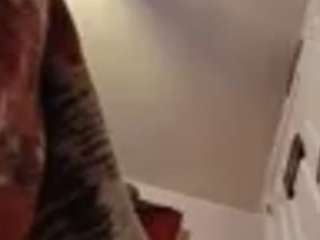 HugeCock Ent live cam preview