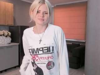 phoebeargetsinger