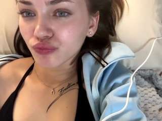 ZettaRuggieri live cam preview