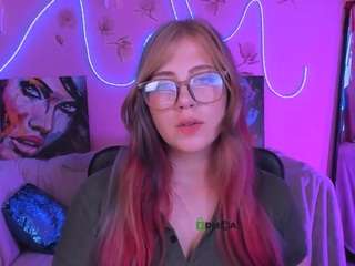 alison-lay live cam preview