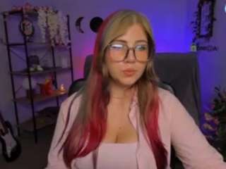alison-lay live cam preview