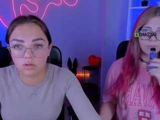 alison-lay live cam preview
